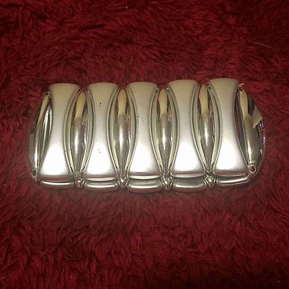Silver stretchy bracelet
